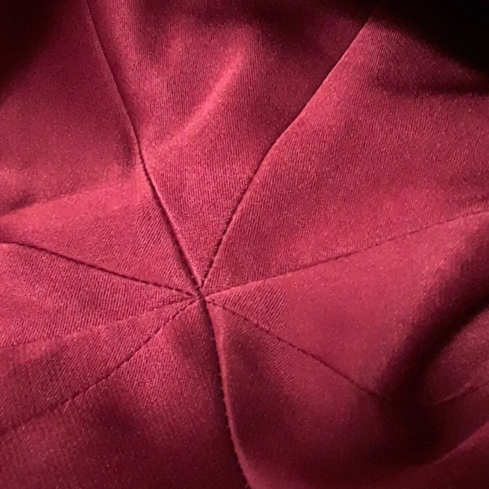 100% Silk Gown, size 8 - Picture 8 of 15